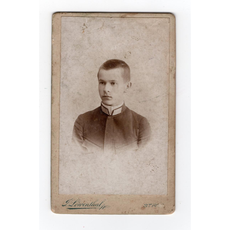 Кабінетне фото. Стрий. ліцеїст. учень. J. Lowenthal Stryj